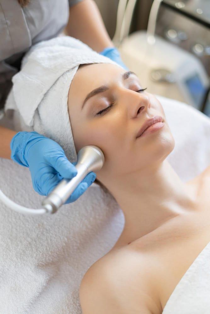 How Does HydraFacial Treatment Work?